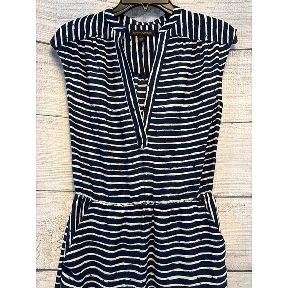 Banana Republic V Neck Striped Pocket Dress - Picture 2 of 3